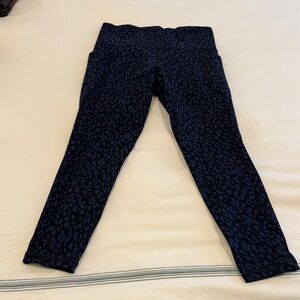 Athleta Salutation Stash Pocket II 7/8 Navy Animal Print Leggings